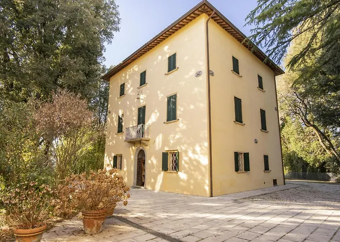 Apartment Near Donatello Sculpture