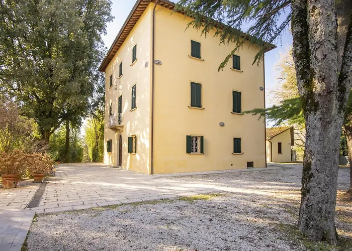 Apartment Near Donatello Sculpture
